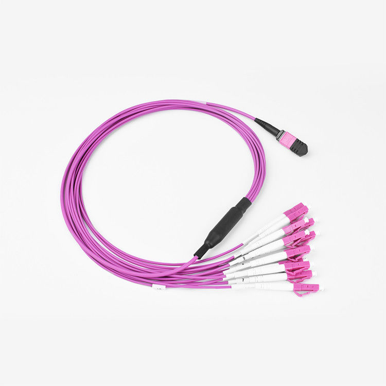 Tipo femenino polaridad del conector hembra del cable del desbloqueo del cordón de remiendo de la fibra óptica de OM4 MMF MPO de B